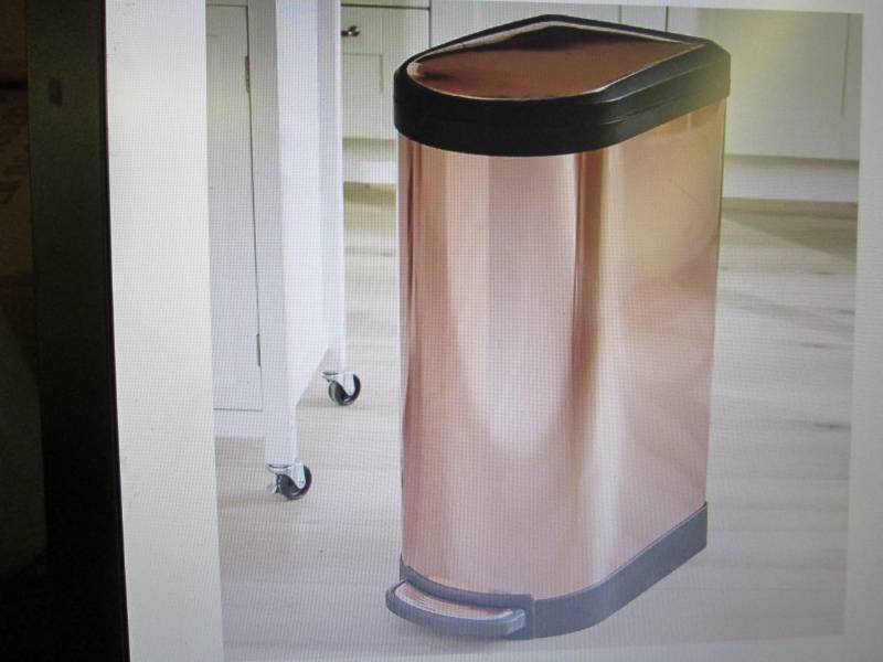 lot 49 image: 10.5-Gallon Fingerprint-Proof Trash...