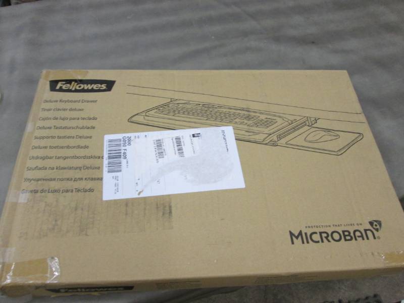 lot 72 image: Fellowes Deluxe Keyboard Drawer wit...