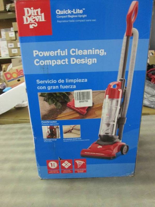 lot 95 image: Dirt Devil Quick Lite Compact Bagle...