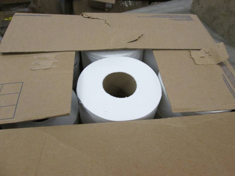 lot 109 image: Case of Large Roll Kleenex Cottonel...