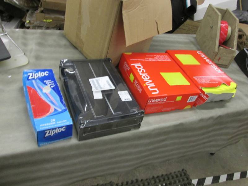 lot 113 image: 2 Boxes of 100 Universal File Folde...