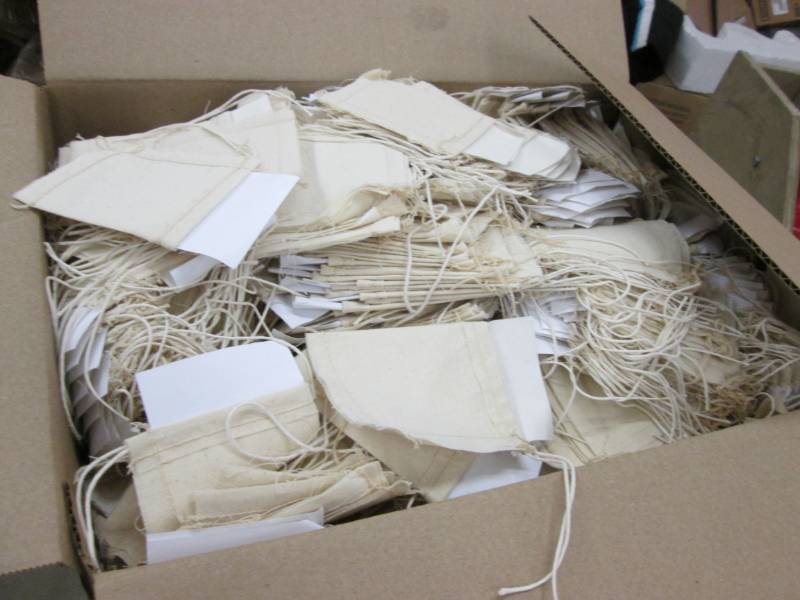lot 124 image: Large Case of Cloth Mailing Bags Dr...