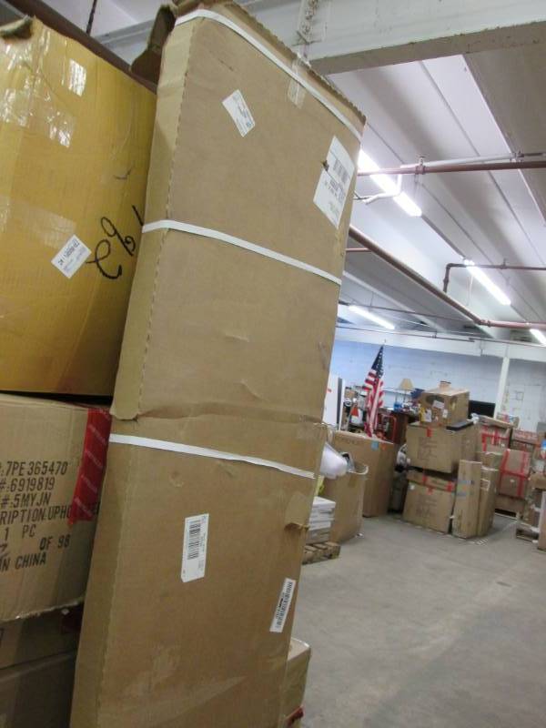 lot 151 image: Martha Stewart Living open box Reta...