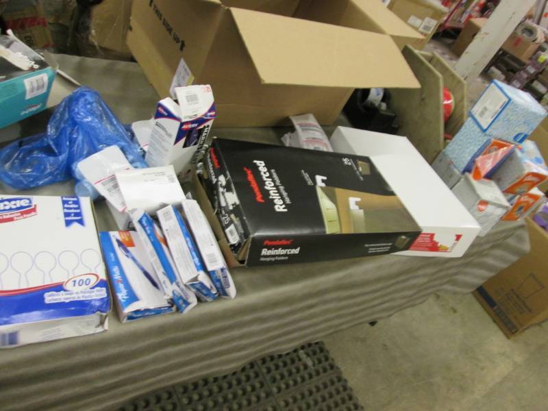 lot 163 image: 4 Packs of PaperMate Retractable Pe...