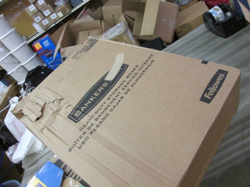 lot 181 image: FEL07243 - Bankers Box R-Kive - Let...