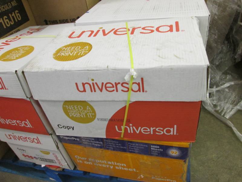 lot 185 image: Case of Universal Copy paper 20 lb ...