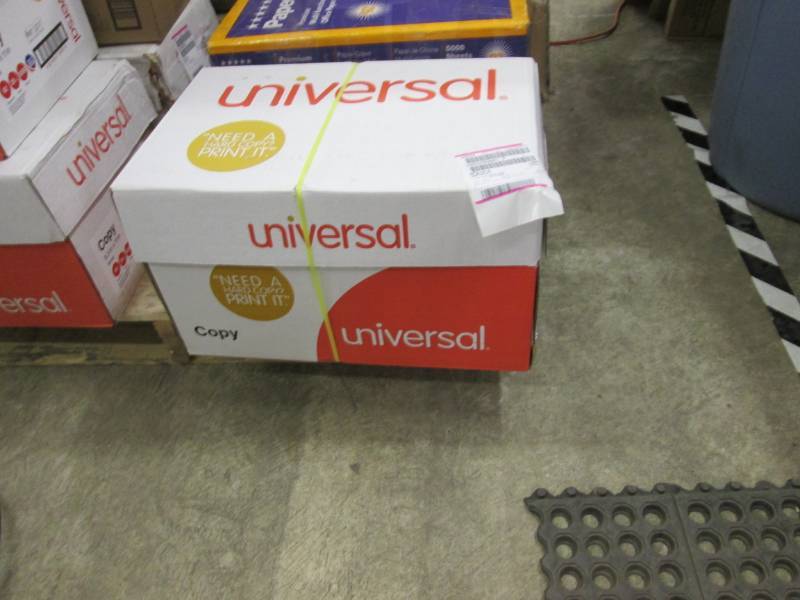 lot 190 image: Case of Universal Copy paper 20 lb ...