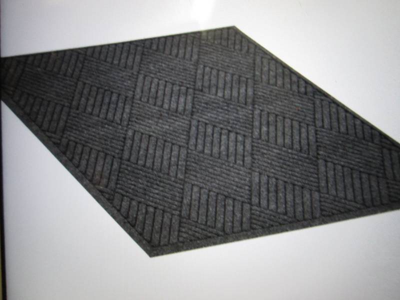 lot 207 image: Guardian EcoGuard Diamond Floor Mat...