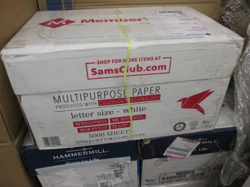 lot 210 image: Case of Members Mark 20 lb 8.5x11, ...