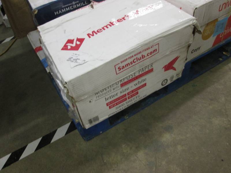 lot 214 image: 9 Reams Members Mark 20 lb 8.5x11, ...
