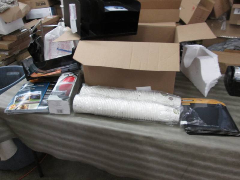 lot 231 image: Metal Organizer, Mouse Pads, Paper ...