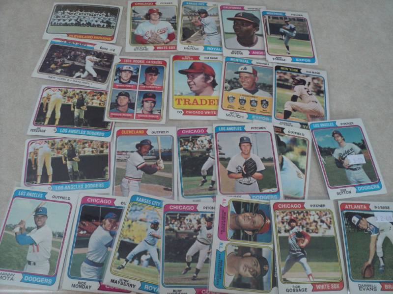 25 1974 Topps Baseball Cards...
