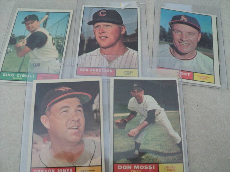 5 1961 Topps Baseball Cards...