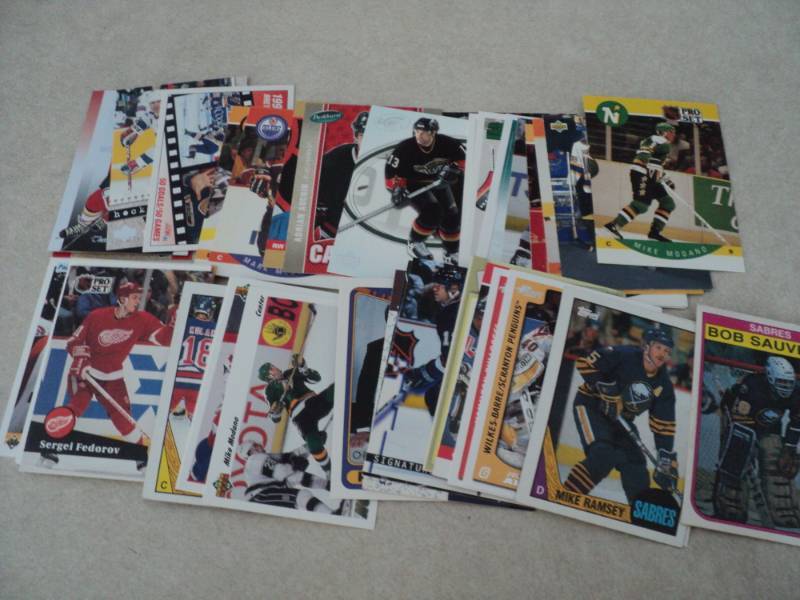 50 Hockey Star Cards...
