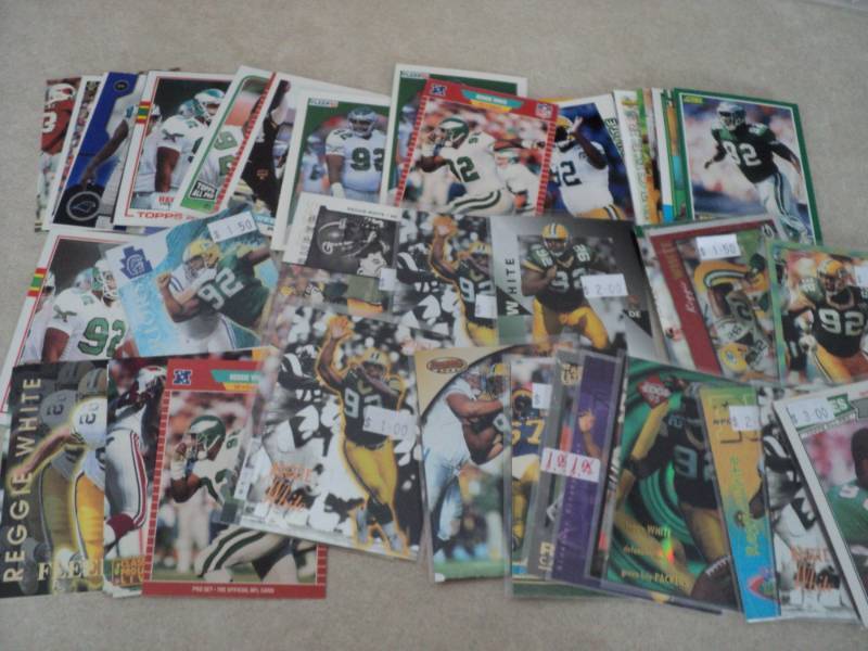 50 Reggie White Cards...