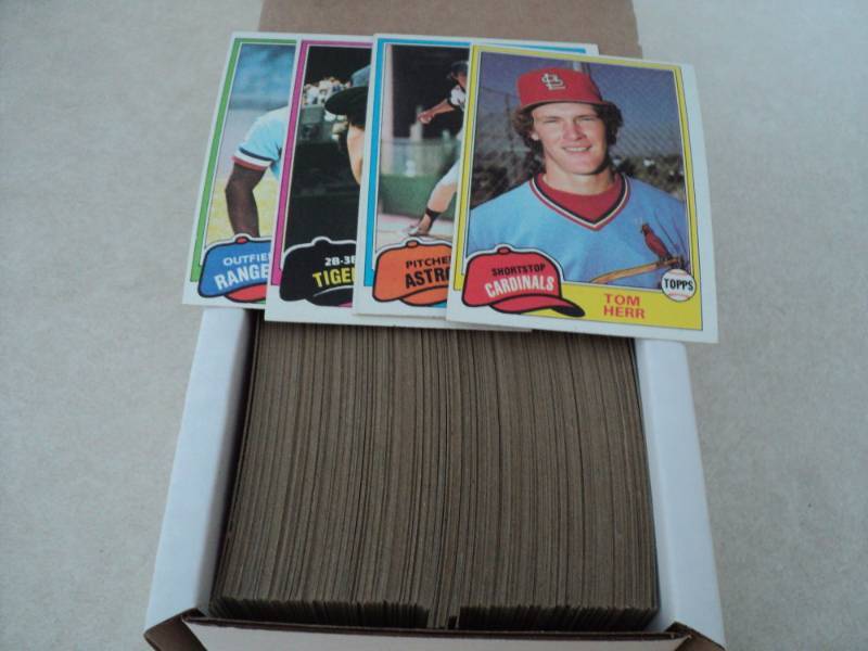 Box of 1981 Topps Baseball Cards...