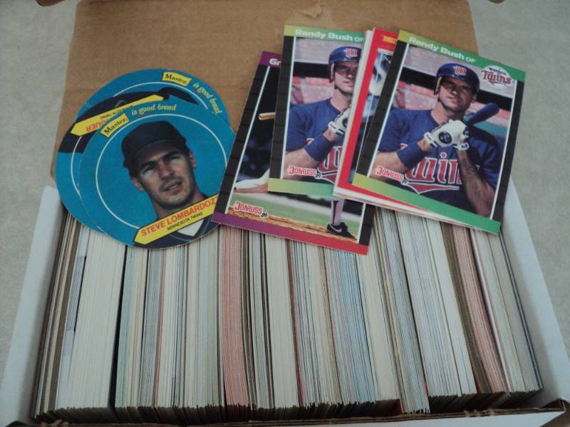 Box of Minnesota Twins Cards...