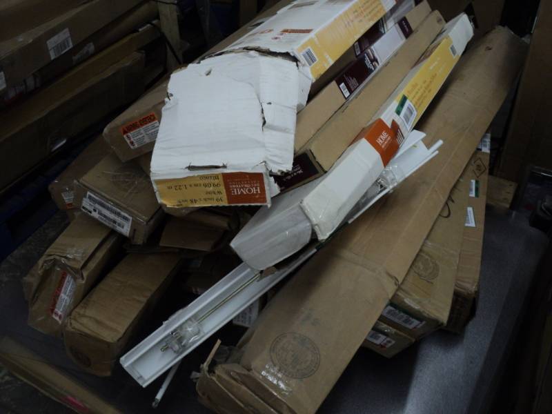 Pallet of Custom Blindsvarios widt...