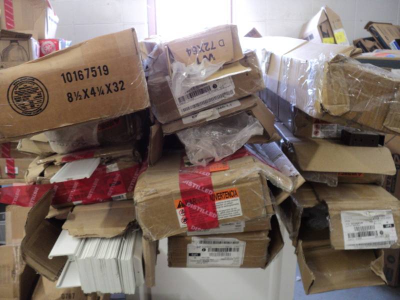 Pallet of Custom Blinds varios widt...
