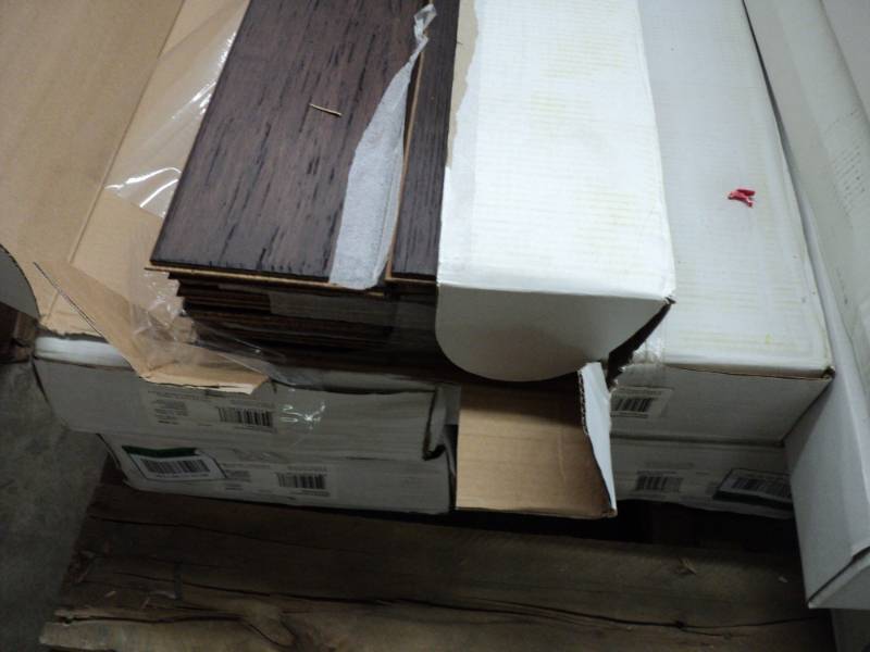 5 Boxes of Flooring Solid Wire- bru...