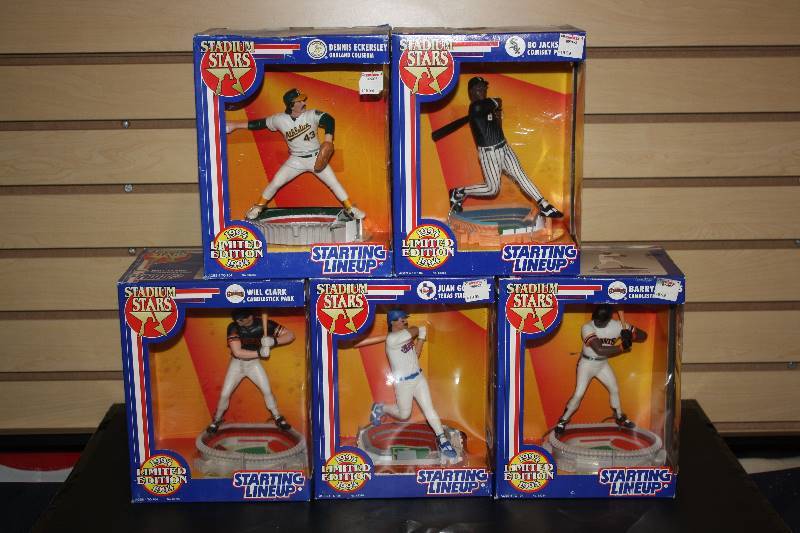 lot 1 image: Lot of 5 1994 Kenner Starting Lineup Baseball Figures
