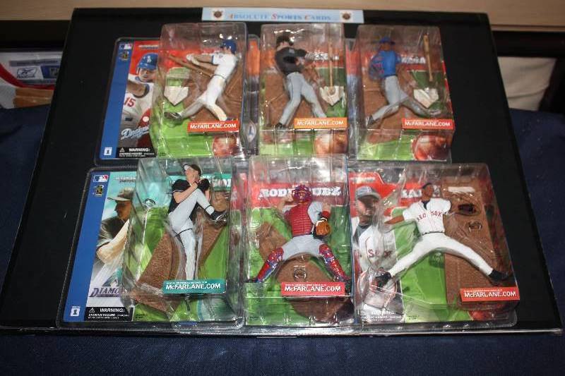 lot 5 image: Lot of 6 McFarlane Series 1 Baseball Figures