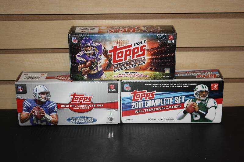 lot 21 image: Lot of 3 Topps Football Complete or Near Complete Sets