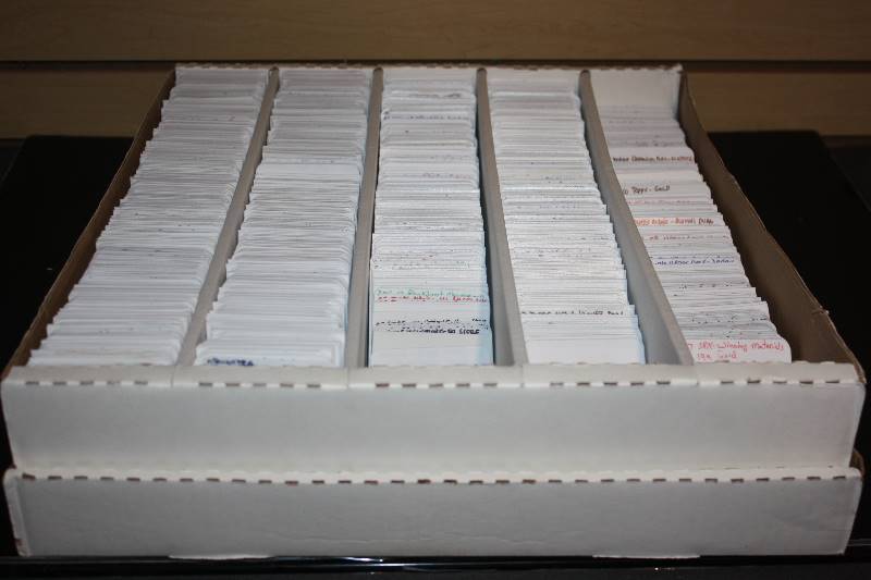 lot 31 image: Lot of 1500 3 34 Used Sports Card Dividers