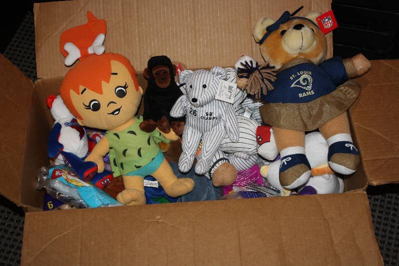 lot 39 image: Lot of 50 Beanie Babies and Bamm Beanos