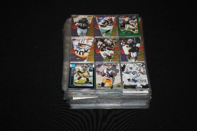 lot 49 image: lot of 100 Full 9 Pocket Pages All Football