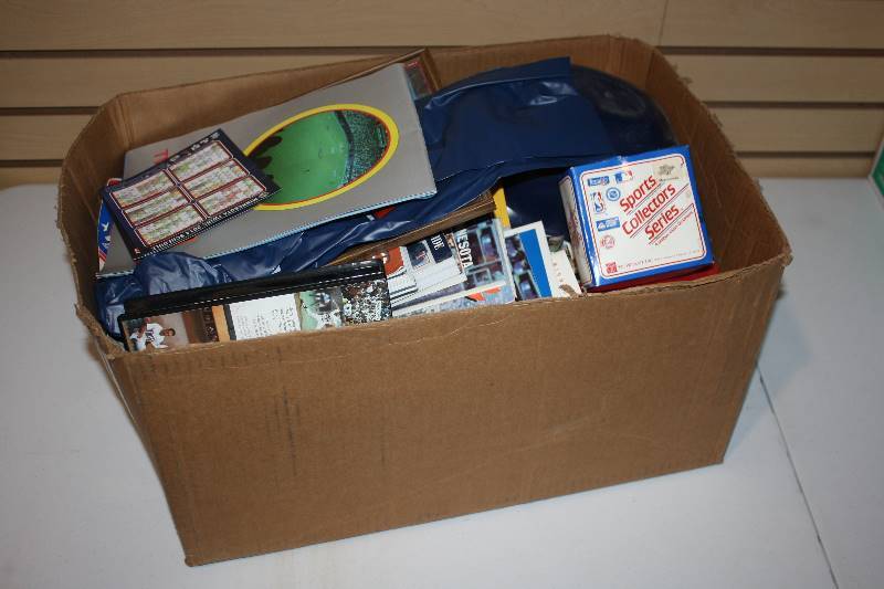lot 62 image: 70 Item Minnesota Twins Collectibles Resale Lot