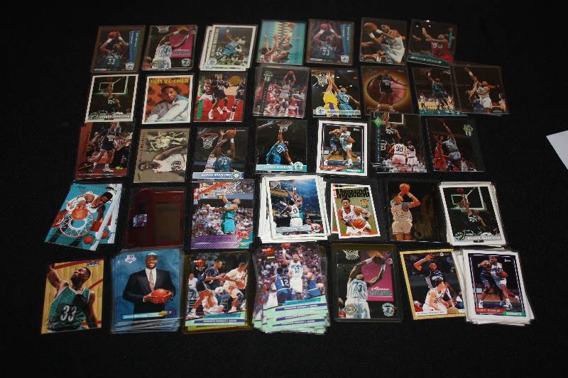lot 67 image: Lot of 160 Alonzo Mourning Basketball Cards