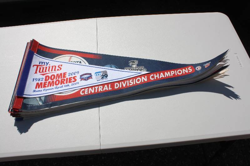 lot 73 image: Lot of 21 Minnesota Twins Pennants  All Different