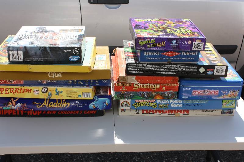 lot 81 image: Lot of 16 Board Games