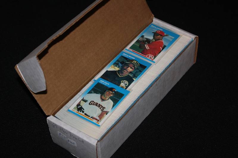 lot 94 image: 1987 Fleer Complete Hand Collated Set