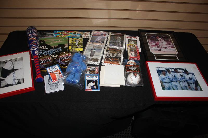 lot 105 image: Lot of 24 Baseball Collectibles and Cards