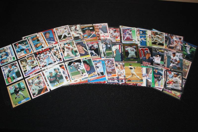 lot 117 image: Lot of 99 Kent Hrbek Baseball Cards All Different