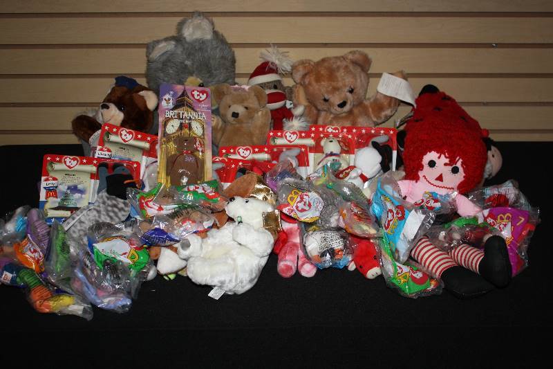 lot 123 image: Lot of 45 Plush and Teddy Bears