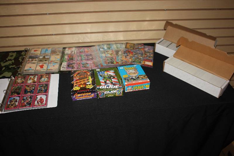 lot 130 image: Large Lot of Non Sports Cards