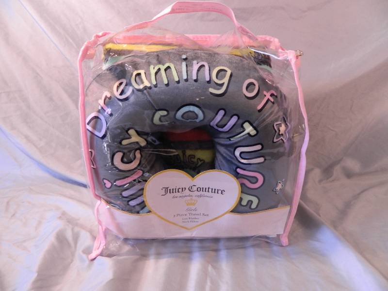 lot 7 image: New Juicy Couture Travel Set