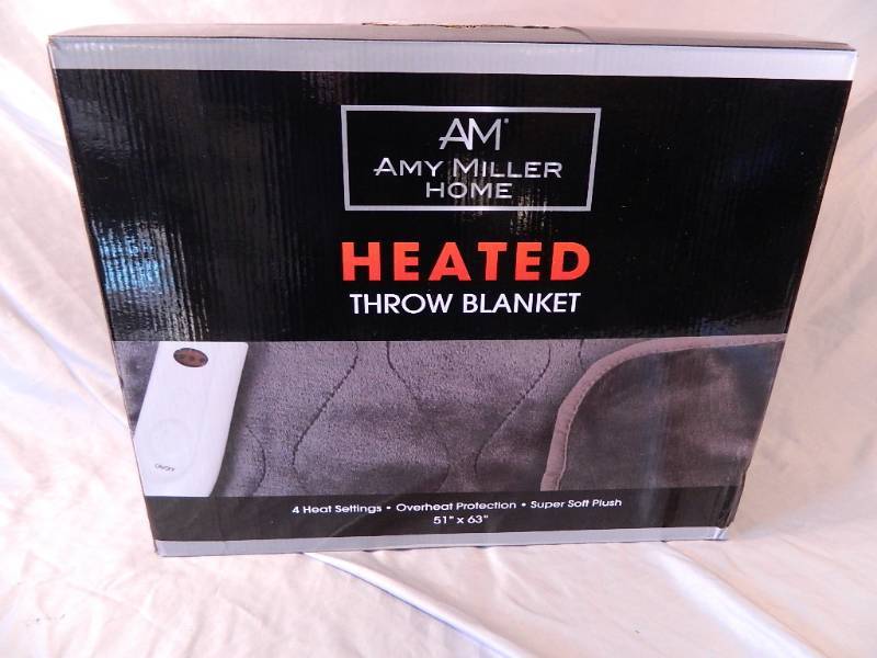 lot 10 image: New Heated Throw Blanket