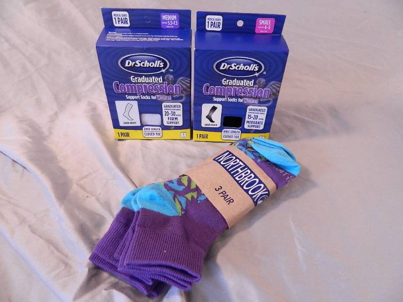 lot 19 image: 5 New Pairs of Womens Socks