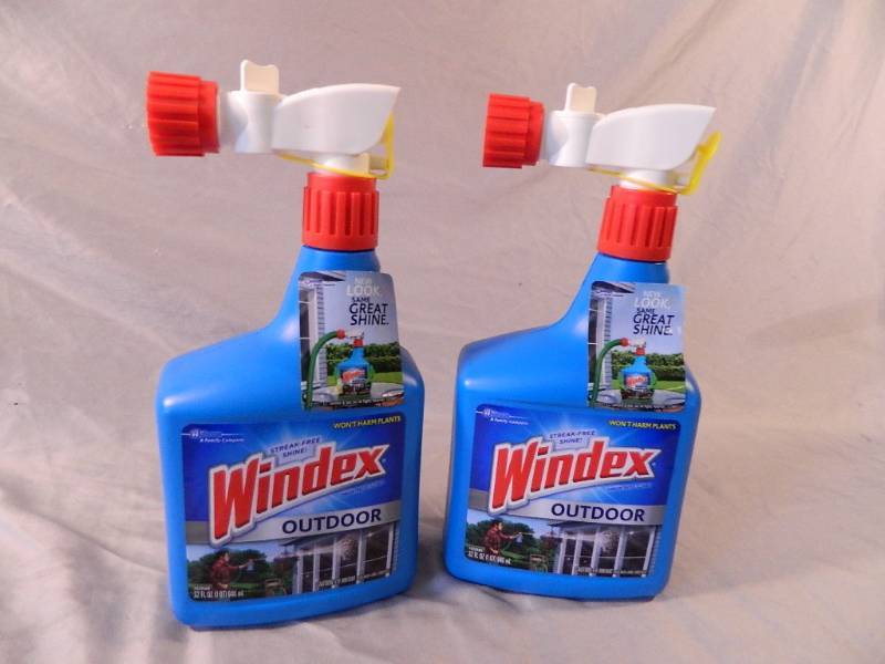 lot 31 image: 2 New Windex Outdoors