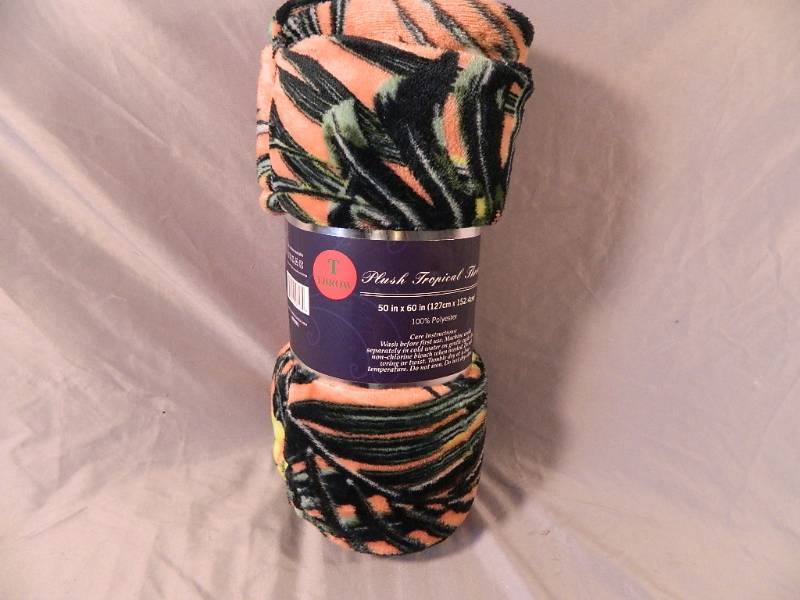 lot 36 image: New Super Soft Throw