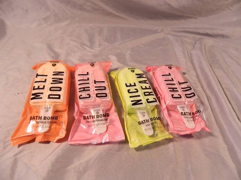 lot 42 image: 4 New Victorias Secret Popsicle Bath Bombs