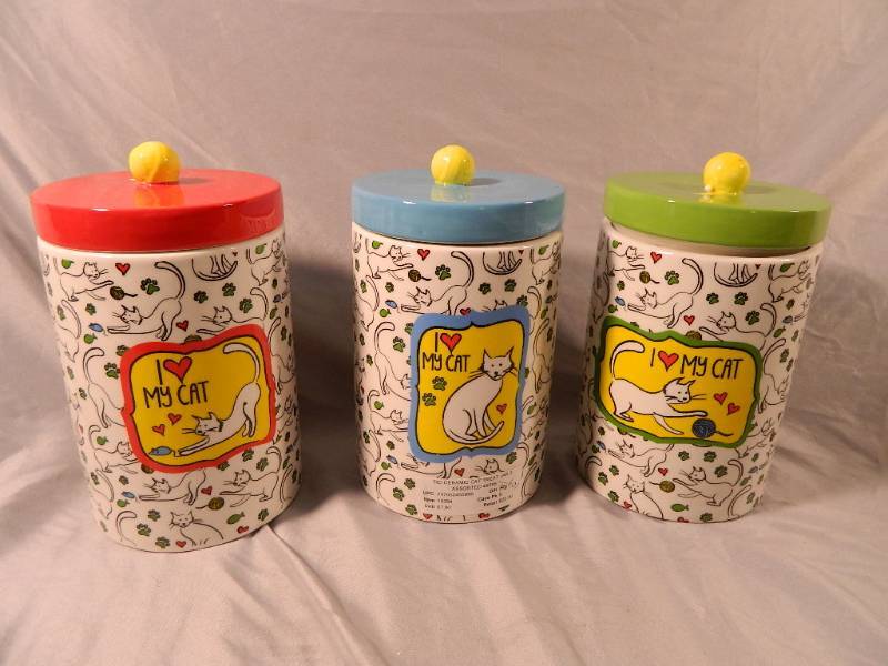 lot 62 image: 3 New Ceramic Cat Treat Jars