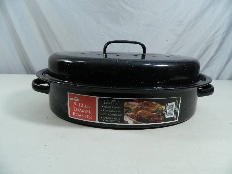 lot 111 image: New Roaster Pan with Lid