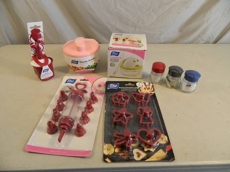 lot 141 image: New Kitchen Items