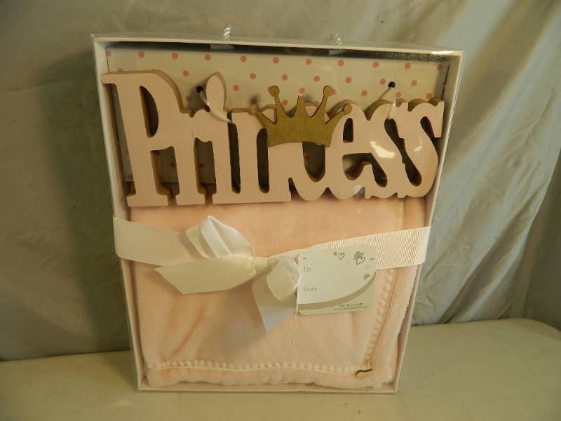 lot 145 image: New Deluxe Royal Baby Giftset