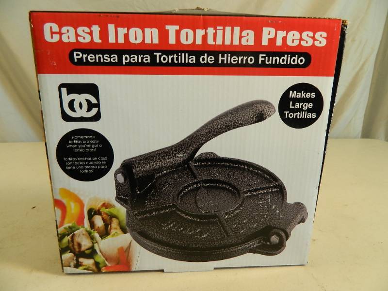 lot 155 image: New Cast Iron Tortilla Press